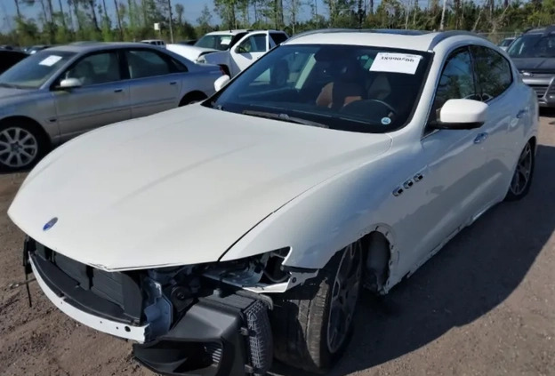 Maserati Levante cena 59900 przebieg: 21958, rok produkcji 2017 z Szczyrk małe 92